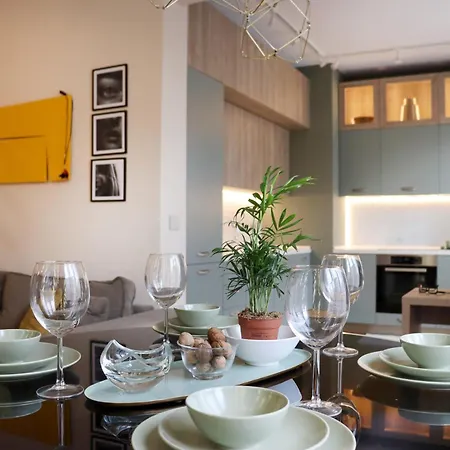 New Glamours With Elevator