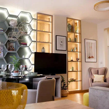 New Glamours With Elevator * Sofie