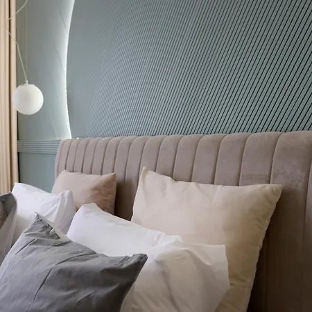 New Glamours With Elevator Apartament