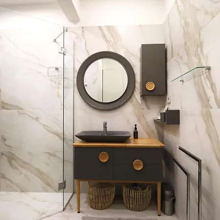 New Glamours With Elevator * Sofia