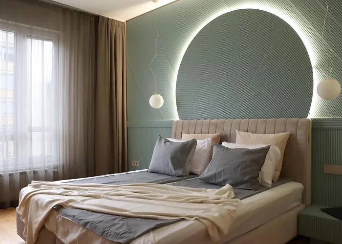 New Glamours With Elevator شقة