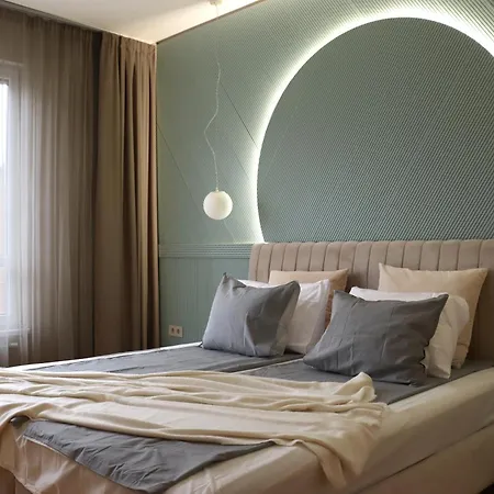 New Glamours With Elevator Apartman