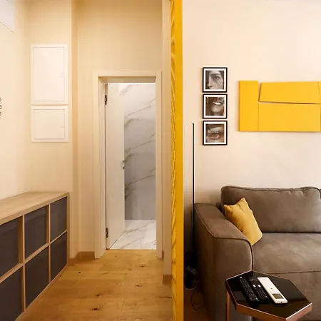 New Glamours With Elevator Apartman